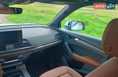 Позашляховик / Кросовер Audi Q5 2020 в 