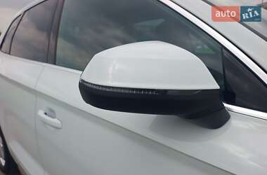 Позашляховик / Кросовер Audi Q5 2020 в 