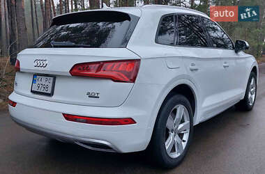 Внедорожник / Кроссовер Audi Q5 2017 в 