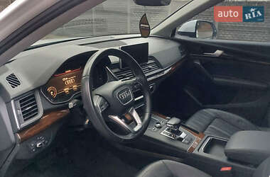 Внедорожник / Кроссовер Audi Q5 2017 в 