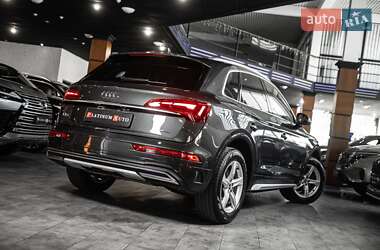 Внедорожник / Кроссовер Audi Q5 2021 в 