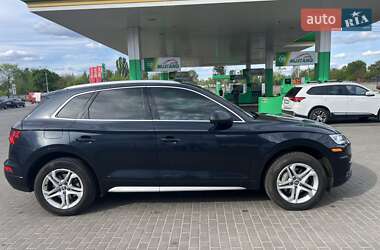 Позашляховик / Кросовер Audi Q5 2017 в 
