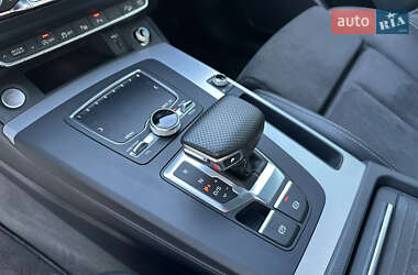 Позашляховик / Кросовер Audi Q5 2018 в 