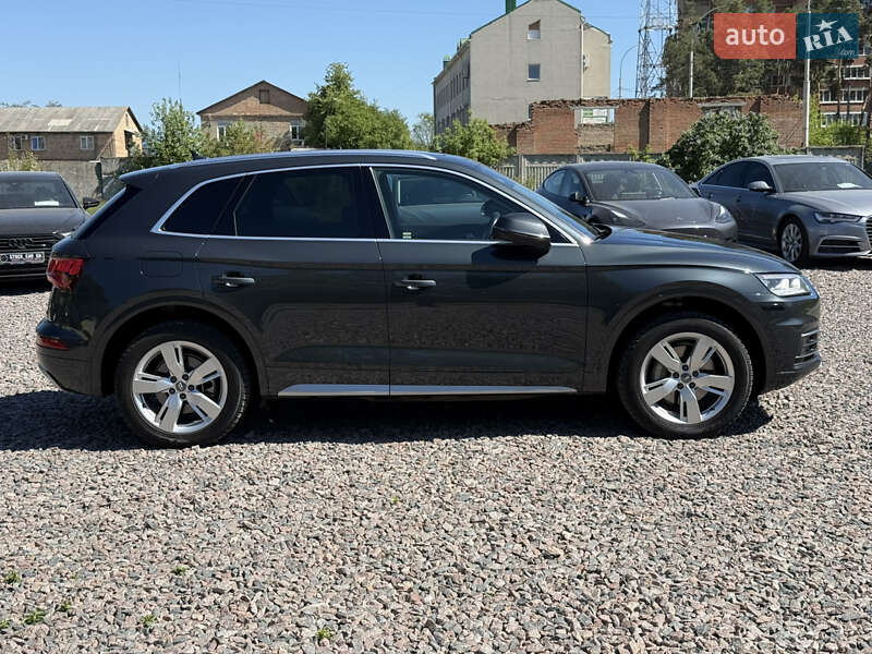 Внедорожник / Кроссовер Audi Q5 2017 в Киеве