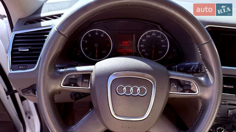 Внедорожник / Кроссовер Audi Q5 2011 в Ровно