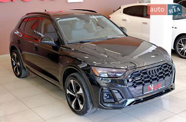 Внедорожник / Кроссовер Audi Q5 2022 в 