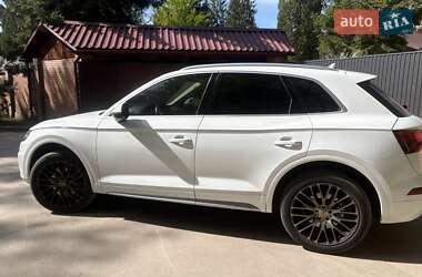 Внедорожник / Кроссовер Audi Q5 2017 в 