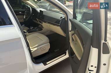 Внедорожник / Кроссовер Audi Q5 2017 в 