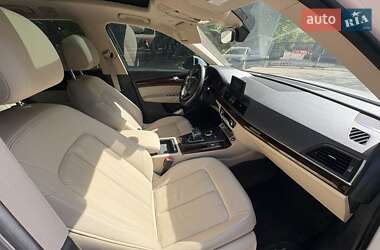 Внедорожник / Кроссовер Audi Q5 2017 в 