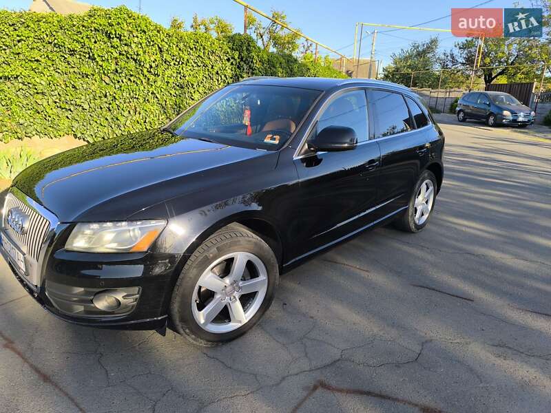 Внедорожник / Кроссовер Audi Q5 2012 в 