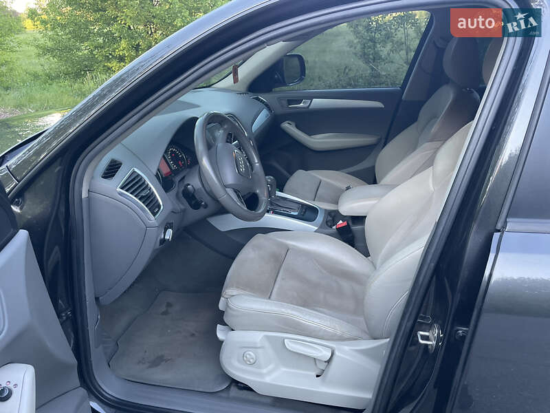 Внедорожник / Кроссовер Audi Q5 2010 в Шишаки