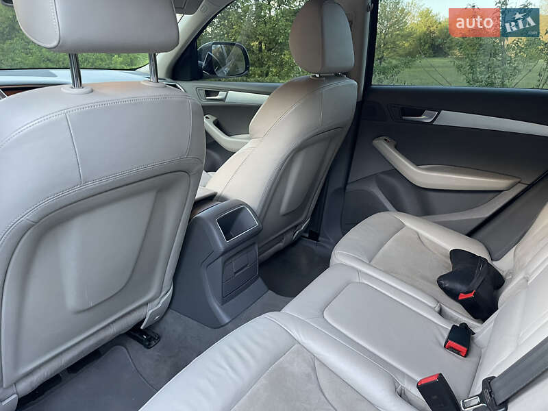 Внедорожник / Кроссовер Audi Q5 2010 в Шишаки