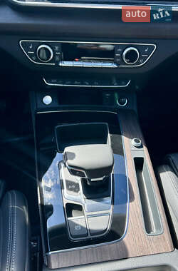 Внедорожник / Кроссовер Audi Q5 2023 в 