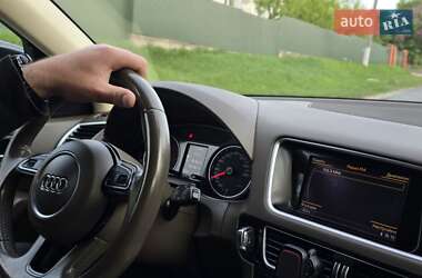 Позашляховик / Кросовер Audi Q5 2015 в 