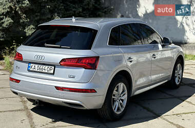 Позашляховик / Кросовер Audi Q5 2018 в 