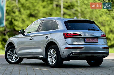 Внедорожник / Кроссовер Audi Q5 2021 в 