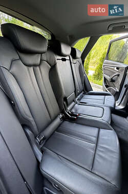 Внедорожник / Кроссовер Audi Q5 2021 в 