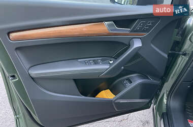 Внедорожник / Кроссовер Audi Q5 2021 в 