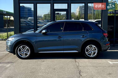 Внедорожник / Кроссовер Audi Q5 2018 в 