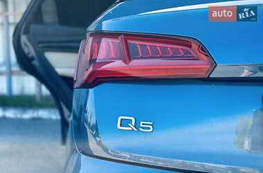Внедорожник / Кроссовер Audi Q5 2018 в 