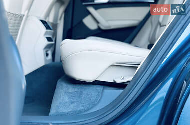Внедорожник / Кроссовер Audi Q5 2018 в 