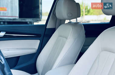 Внедорожник / Кроссовер Audi Q5 2018 в 