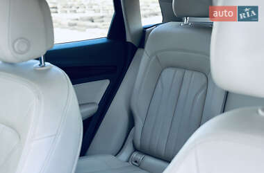 Внедорожник / Кроссовер Audi Q5 2018 в 