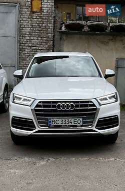 Внедорожник / Кроссовер Audi Q5 2020 в 
