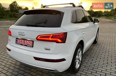 Позашляховик / Кросовер Audi Q5 2018 в 