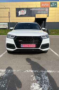 Позашляховик / Кросовер Audi Q5 2019 в 