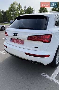 Позашляховик / Кросовер Audi Q5 2019 в 