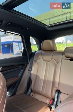 Позашляховик / Кросовер Audi Q5 2019 в 