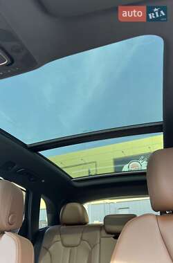 Позашляховик / Кросовер Audi Q5 2019 в 