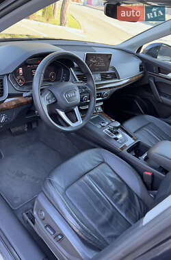 Внедорожник / Кроссовер Audi Q5 2018 в 
