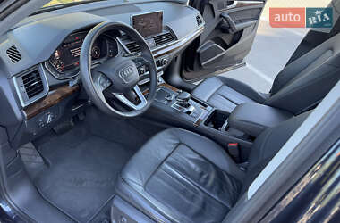 Внедорожник / Кроссовер Audi Q5 2018 в 