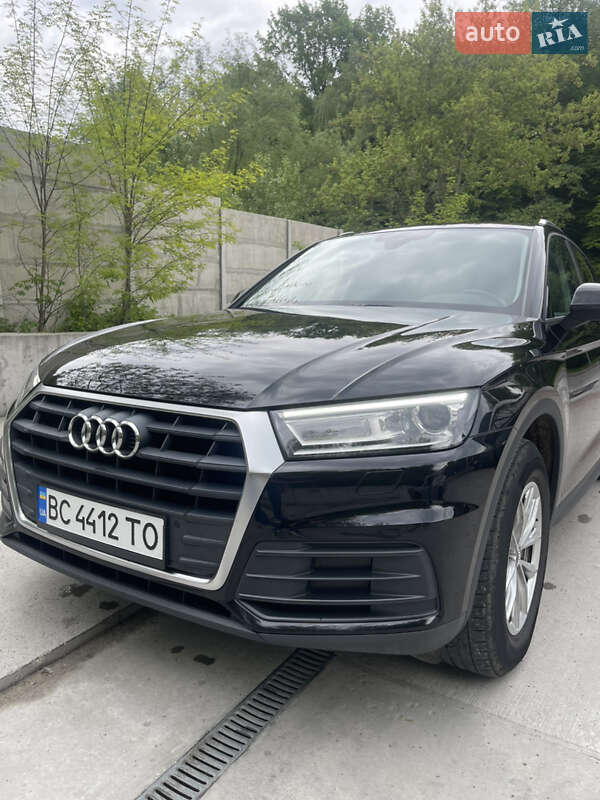 Внедорожник / Кроссовер Audi Q5 2020 в Киеве