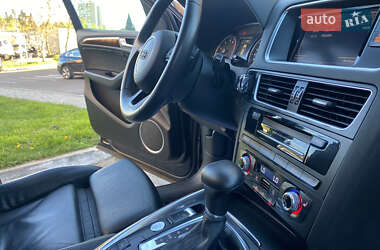 Внедорожник / Кроссовер Audi Q5 2016 в 