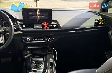 Позашляховик / Кросовер Audi Q5 2023 в 