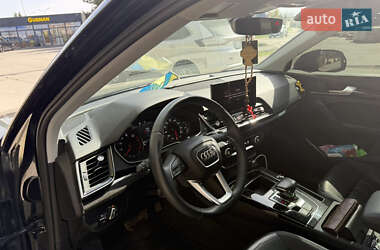 Позашляховик / Кросовер Audi Q5 2023 в 