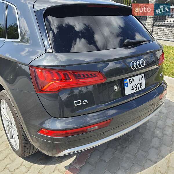 Внедорожник / Кроссовер Audi Q5 2018 в Костополе