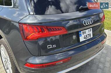 Позашляховик / Кросовер Audi Q5 2018 в 