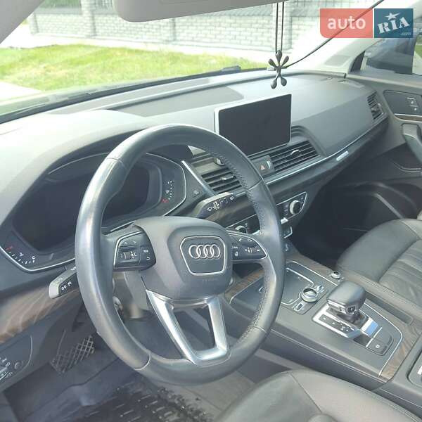 Внедорожник / Кроссовер Audi Q5 2018 в Костополе