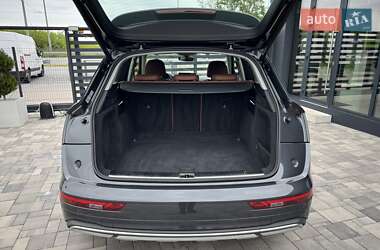 Внедорожник / Кроссовер Audi Q5 2021 в 