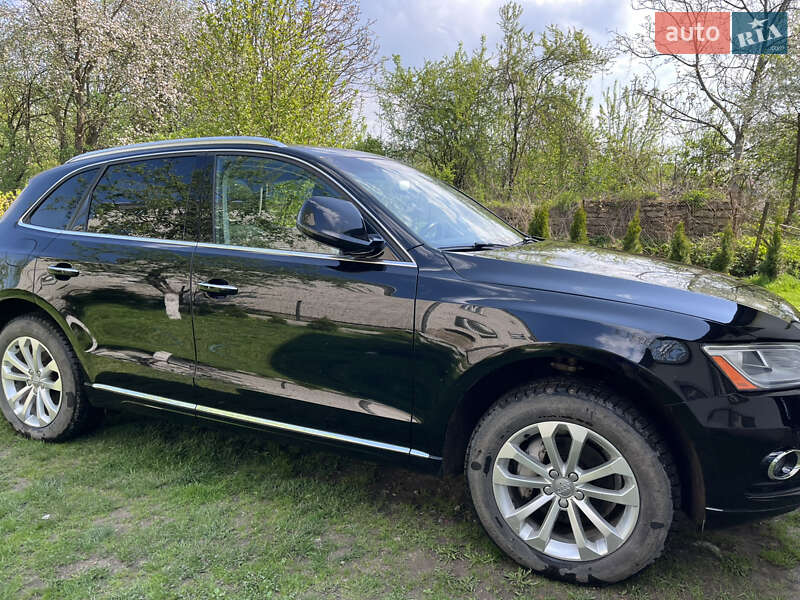 Внедорожник / Кроссовер Audi Q5 2015 в Городке