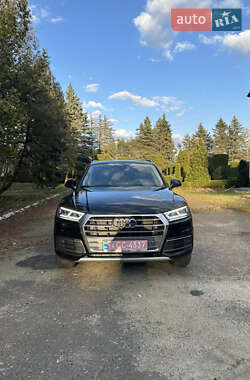 Внедорожник / Кроссовер Audi Q5 2018 в 