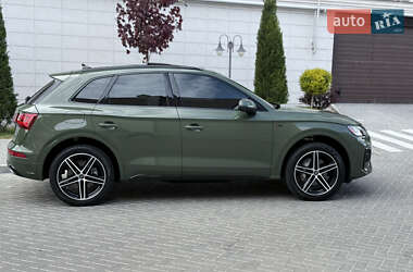 Позашляховик / Кросовер Audi Q5 2021 в 