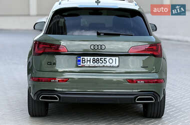 Позашляховик / Кросовер Audi Q5 2021 в 