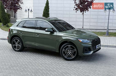 Позашляховик / Кросовер Audi Q5 2021 в 