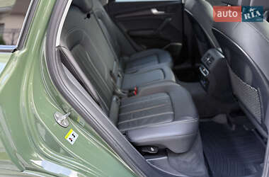 Позашляховик / Кросовер Audi Q5 2021 в 