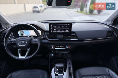 Позашляховик / Кросовер Audi Q5 2021 в 